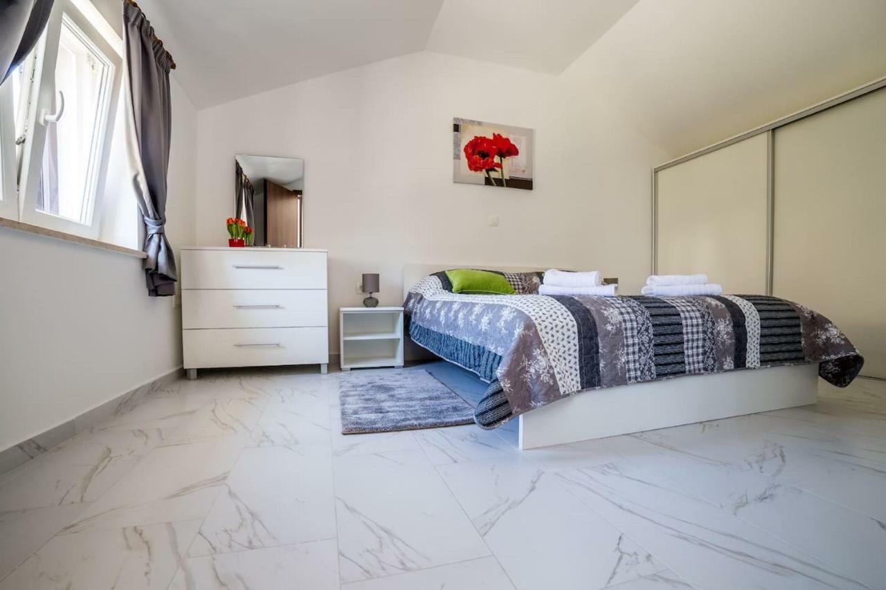 Apartment Podini Брсеч Экстерьер фото