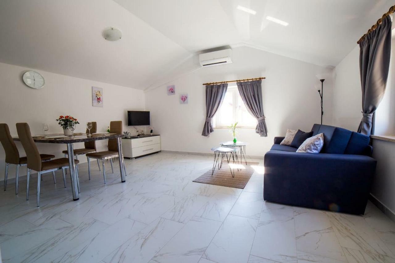 Apartment Podini Брсеч Экстерьер фото