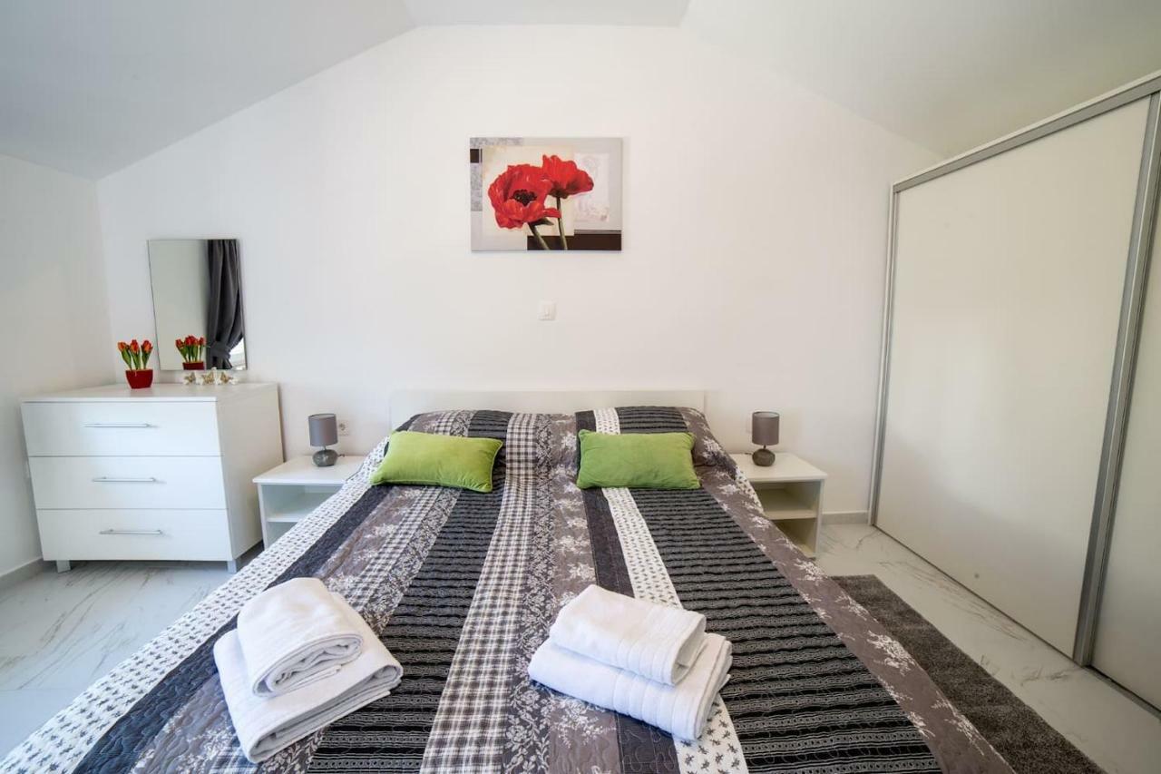 Apartment Podini Брсеч Экстерьер фото