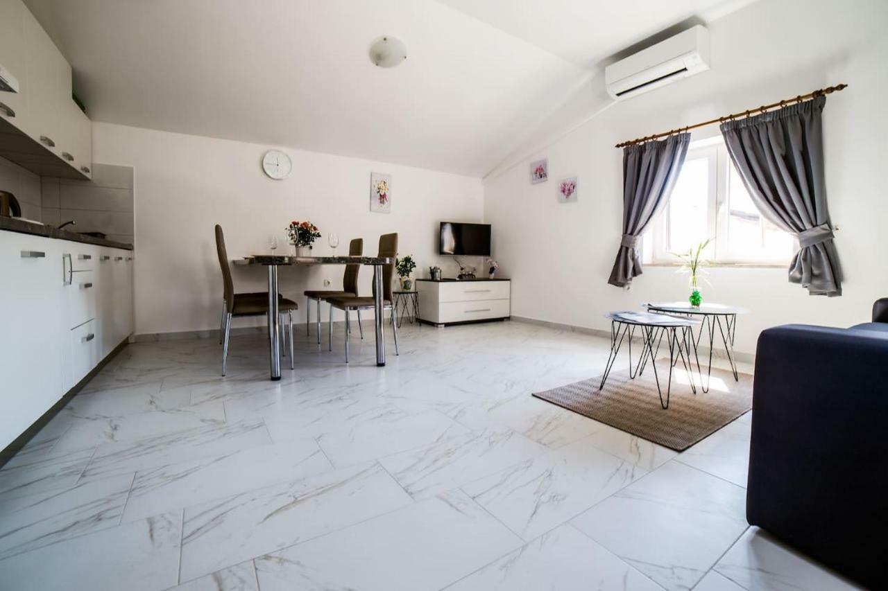 Apartment Podini Брсеч Экстерьер фото